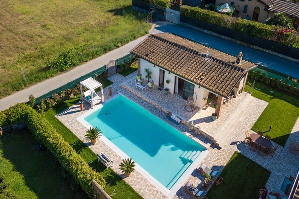 Luxe villa voor 2 aan de Toscaanse kust met zwembad bij Viareggio - thumbnail 1
