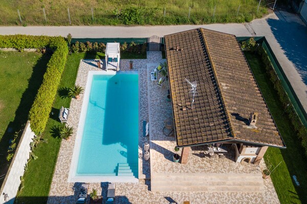 Luxe villa voor 2 aan de Toscaanse kust met zwembad bij Viareggio - thumbnail 6