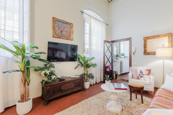 Sereen appartement aan de beek met privétuin in hartje Lucca - thumbnail 4