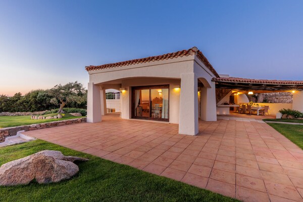 Luxe villa aan de golfbaan bij Porto Cervo met privétuin - thumbnail 4