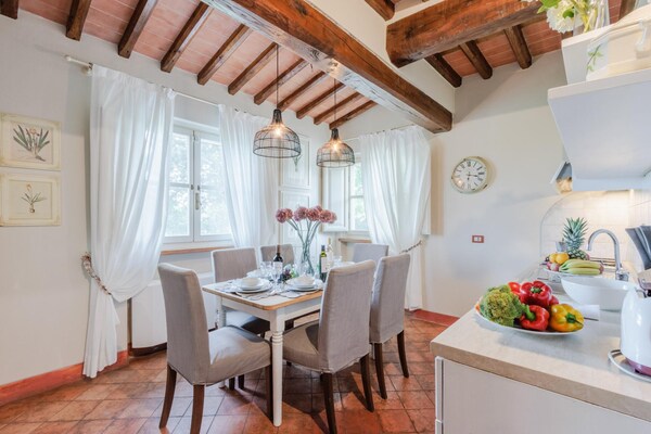 Toscaanse villa met 3 slaapkamers, tuin en gedeeld zwembad bij Lucca - thumbnail 6