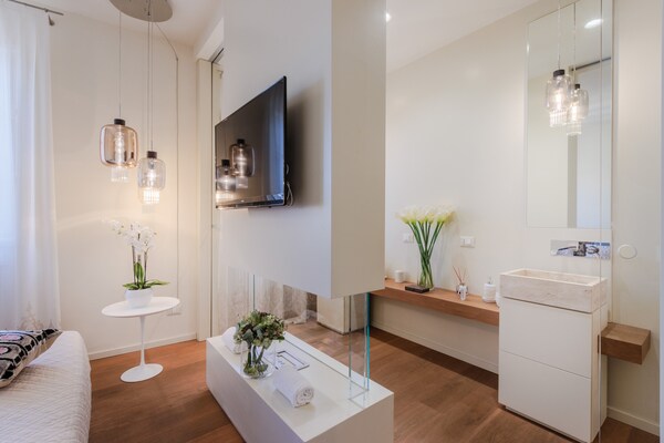 Elegant appartement aan Via Fillungo in centrum Lucca met lift - thumbnail 5
