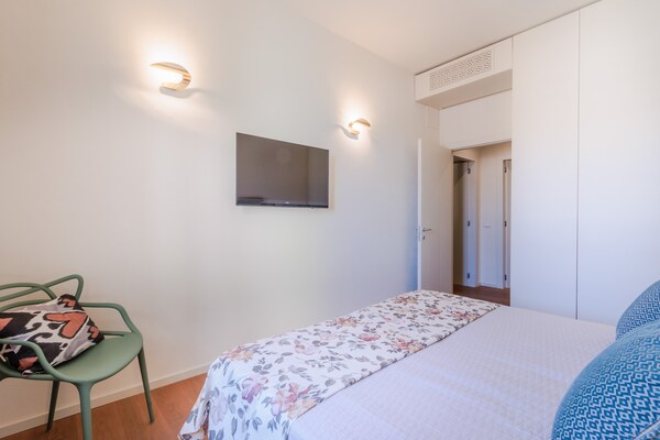 Elegant appartement aan Via Fillungo in centrum Lucca met lift - thumbnail 4