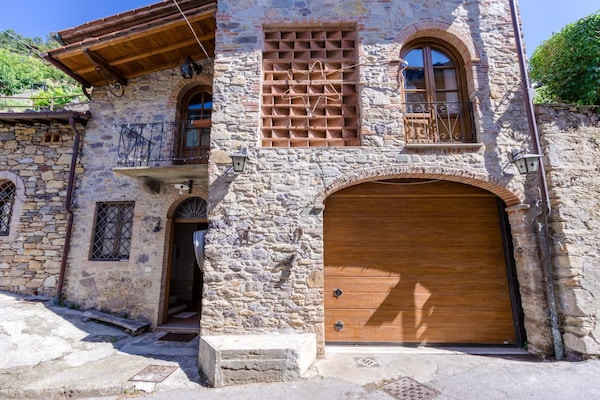 Authentiek Toscaans landhuis met zwembad en uitzicht nabij Lucca - thumbnail 1