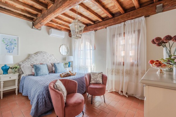 Authentiek Toscaans landhuis met zwembad en uitzicht nabij Lucca - thumbnail 4