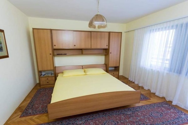 Aan het strand: Ruim appartement voor 8 personen in Okrug Gornji - thumbnail 6