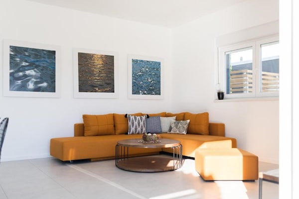Aan zee: Luxe villa op Pag voor 10 personen met zwembad - thumbnail 2