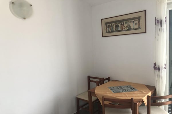 Knus appartement met zeezichtterras op 200 meter van het strand in Omiš - thumbnail 4