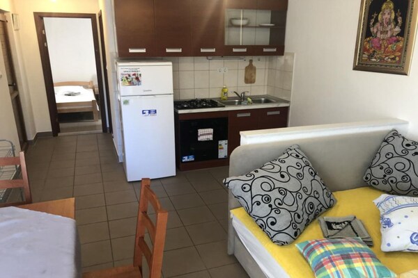 Knus appartement met zeezicht en terras op 200m van strand in Omis - thumbnail 5