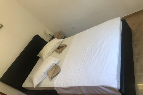 Eengezinsappartement met terras op 200m van zee in Omiš, Kroatië - thumbnail 5