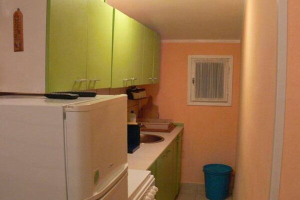 Comfortabel 6-persoons appartement op 300 meter van het strand in Vir - thumbnail 2