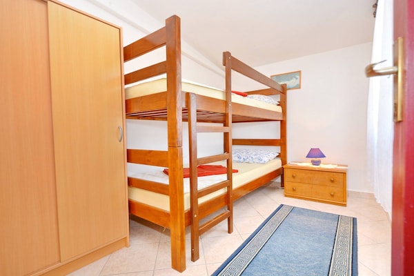 Op 300 m van het strand: Ruim appartement in Vir voor 6 personen - thumbnail 5