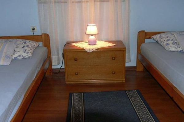 Op 300 m van het strand: Ruim appartement in Vir voor 6 personen - thumbnail 3