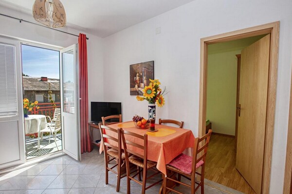 Tweeslaapkamerappartement met terras en balkon in Vodice, 400m van het strand - thumbnail 4