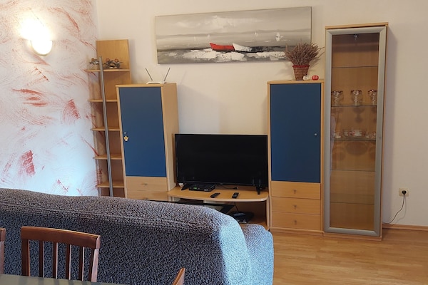 4-persoons appartement aan het strand in Sukosan - thumbnail 2