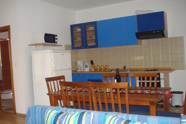 4-persoons appartement aan het strand in Sukosan - thumbnail 6