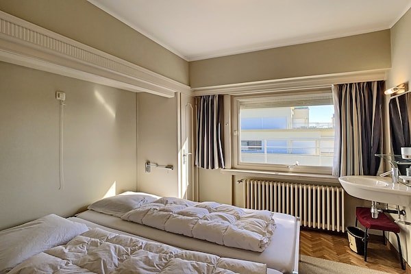 6-persoons hoekappartement met zeezicht op de zeedijk van Knokke-Heist - thumbnail 6