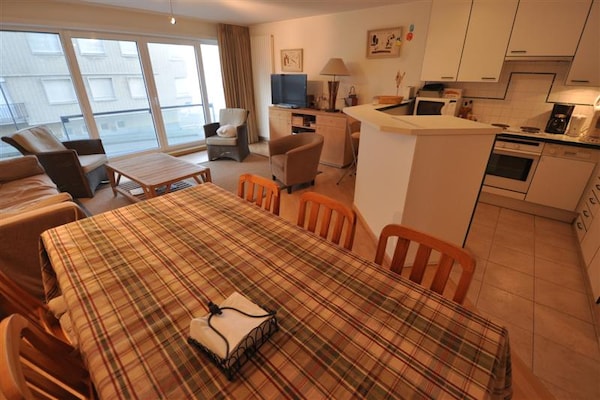 6-persoons appartement met zeezicht in KNOKKE-HEIST (2) - thumbnail 2