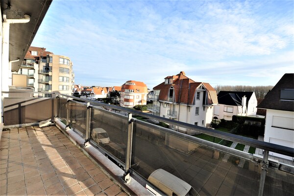 Ruim gerenoveerd appartement op 100m van strand Duinbergen - thumbnail 4