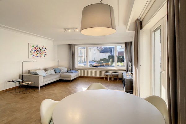 Gelijkvloers appartement voor 4 personen aan de zeedijk van Knokke-Heist - thumbnail 1