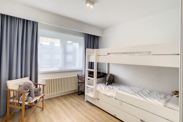 Gelijkvloers appartement voor 4 personen aan de zeedijk van Knokke-Heist - thumbnail 5