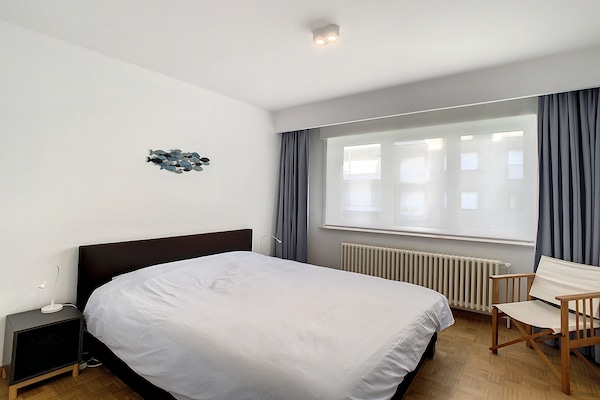 Gelijkvloers appartement voor 4 personen aan de zeedijk van Knokke-Heist - thumbnail 2