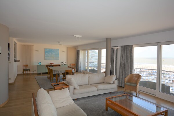 Luxe 5-slaapkamer appartement aan de zeedijk in Duinbergen voor 10 personen - thumbnail 1