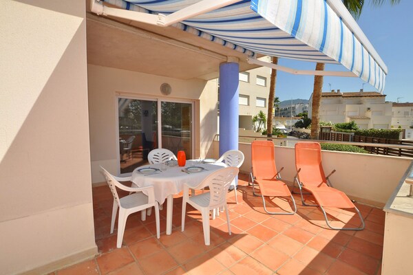 Zonnig appartement met groot terras aan de golfbaan in Roses - thumbnail 6