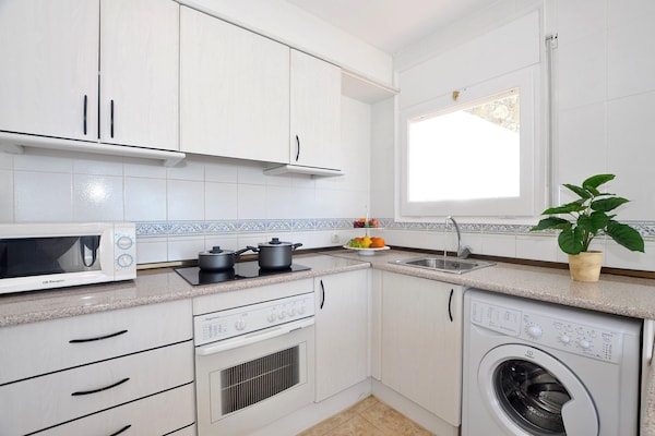 Op 400m van het strand: appartement met zeezicht in centrum Roses - thumbnail 3