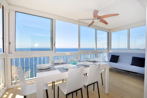 Appartement aan zee in Roses met panoramisch uitzicht, op 50 meter van het strand - thumbnail 4