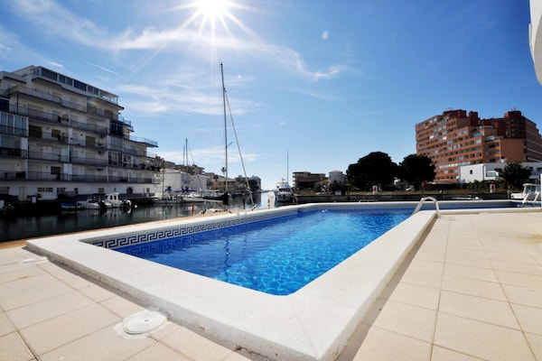 Op 1,3 km van het strand: appartement in centrum van Rosas - thumbnail 6