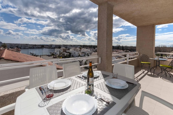 Licht appartement met terras in Empuriabrava voor 6 personen - thumbnail 3