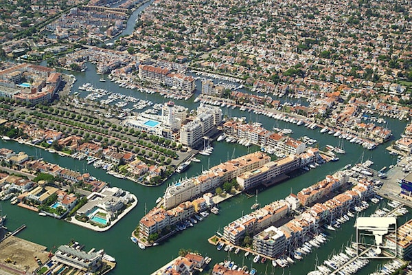 Licht appartement met terras in Empuriabrava voor 6 personen - thumbnail 5