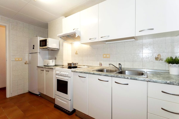 Ruim appartement in Roses op 200m van het strand - thumbnail 3