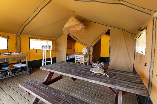 Safaritent aan het water in Heeg – 4 pers. met privéterras aan jachthaven - thumbnail 4