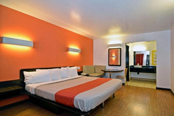 1 King Bed  Non-smoking - フェアフィールド, CA