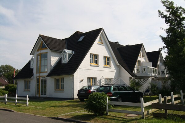 Modern appartement met terras op 1km van het strand van St. Peter-Ording - thumbnail 2