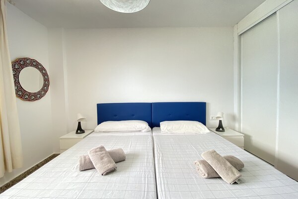 Op 300 m van het strand: sfeervol appartement in centrum Nerja - thumbnail 3