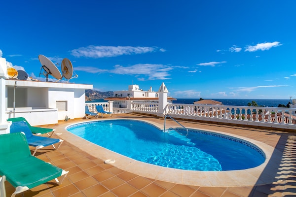 4-persoons appartement in centrum Nerja direct aan het strand · 2 slk - thumbnail 5