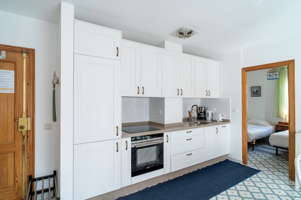 4-persoons appartement in centrum Nerja direct aan het strand · 2 slk - thumbnail 3