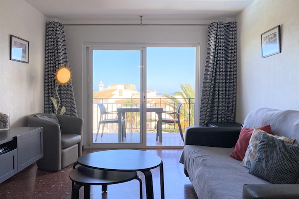 4-persoons appartement aan het strand in Nerja - thumbnail 1
