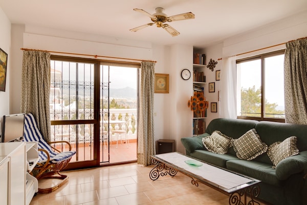 Centraal gelegen appartement aan het strand in Nerja · 3 pers. - thumbnail 1
