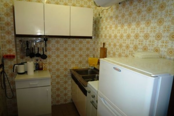 Knus appartement in hartje Nerja met balkon en zwembad, strand op 300m - thumbnail 2