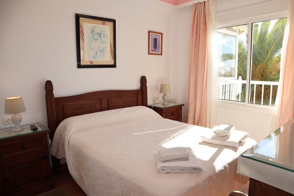 Ruim appartement in Nerja met zeezicht, op 250m van het strand - thumbnail 3