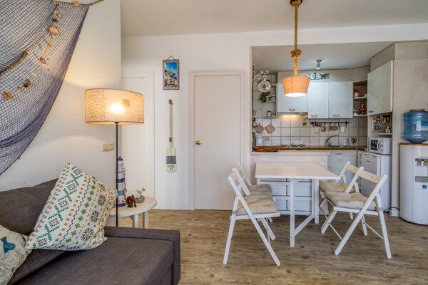 Licht appartement op de boulevard van Calella met zeezicht - thumbnail 3