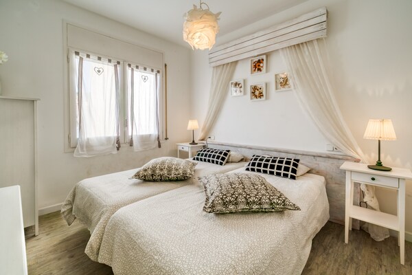 Licht appartement op de boulevard van Calella met zeezicht - thumbnail 2