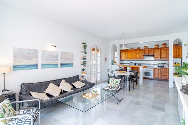 Ruime villa met dakterras en gedeeld zwembad, 500m van strand Burriana - thumbnail 2