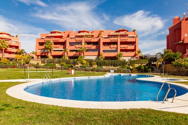 Luxe penthouse aan zee met jacuzzi en panoramisch uitzicht in Torrox Costa - thumbnail 5