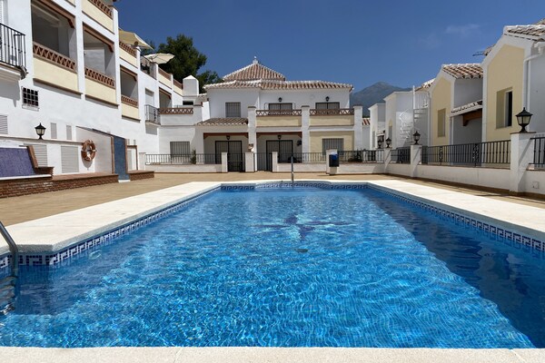Modern appartement in Nerja met uitzicht op zee en zwembad, op 500m van strand Burriana - thumbnail 1