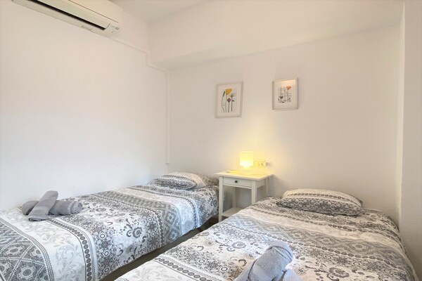 Modern appartement op 200m van Playa Torrecilla met zeezicht en zwembad - thumbnail 4